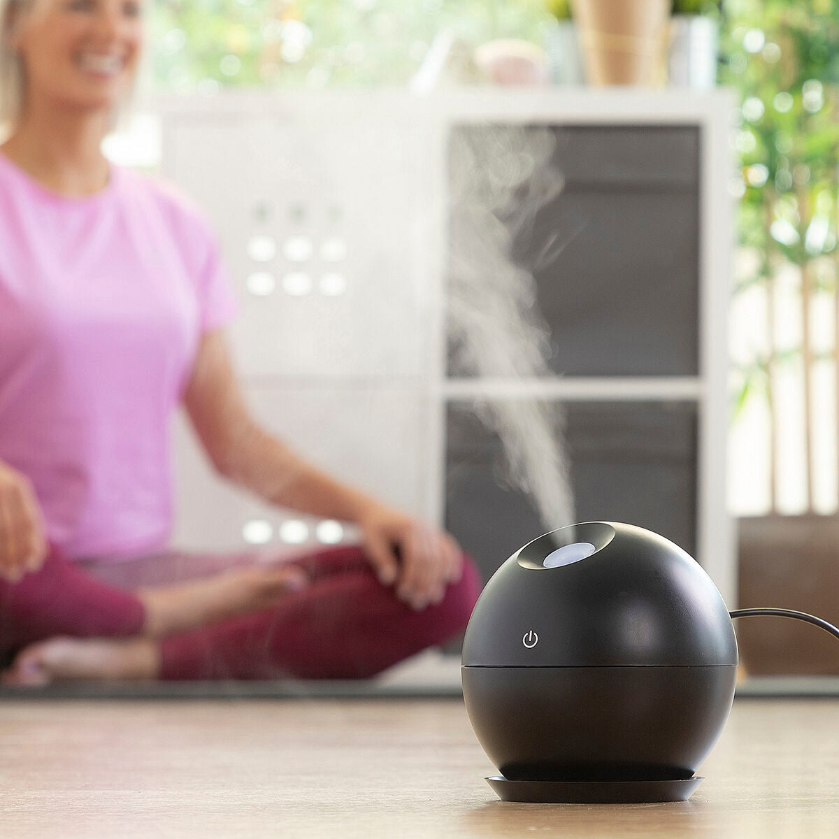 Mini humidificador difusor de aromas negro InnovaGoods