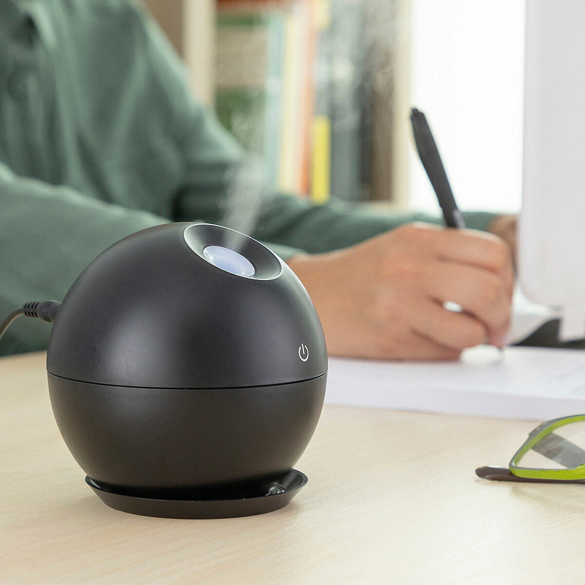 Mini humidificador difusor de aromas negro InnovaGoods