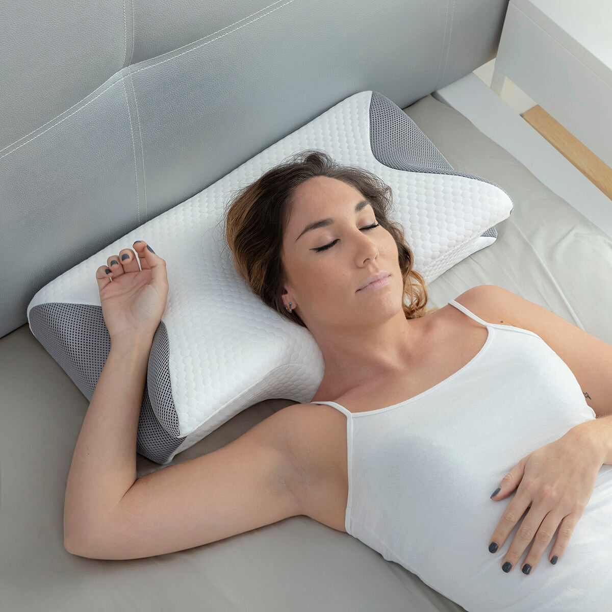 Almohada cervical viscoelástica con contornos ergonómicos Conforti InnovaGoods