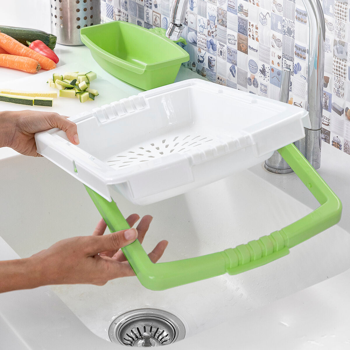 Extendable 3-in-1 Cutting Board with Tray, Container and Drainer