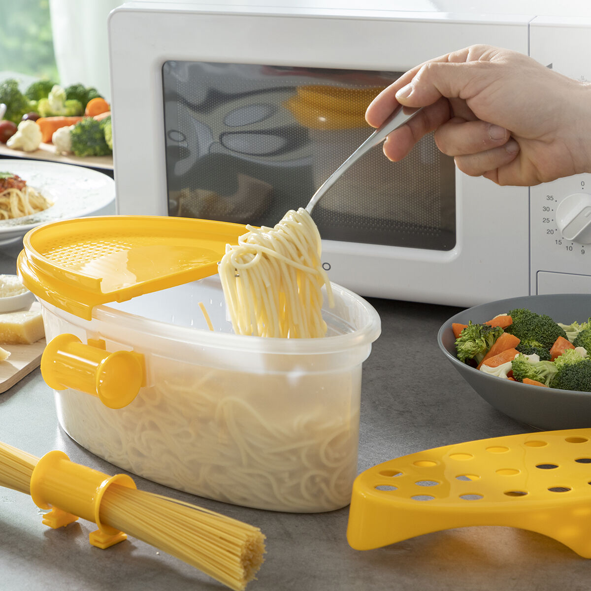 4-in-1 Microwave Pasta Cooker with Accessories and Recipes Pastrainest