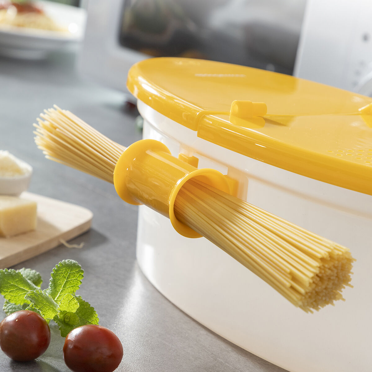 4-in-1 Microwave Pasta Cooker with Accessories and Recipes Pastrainest