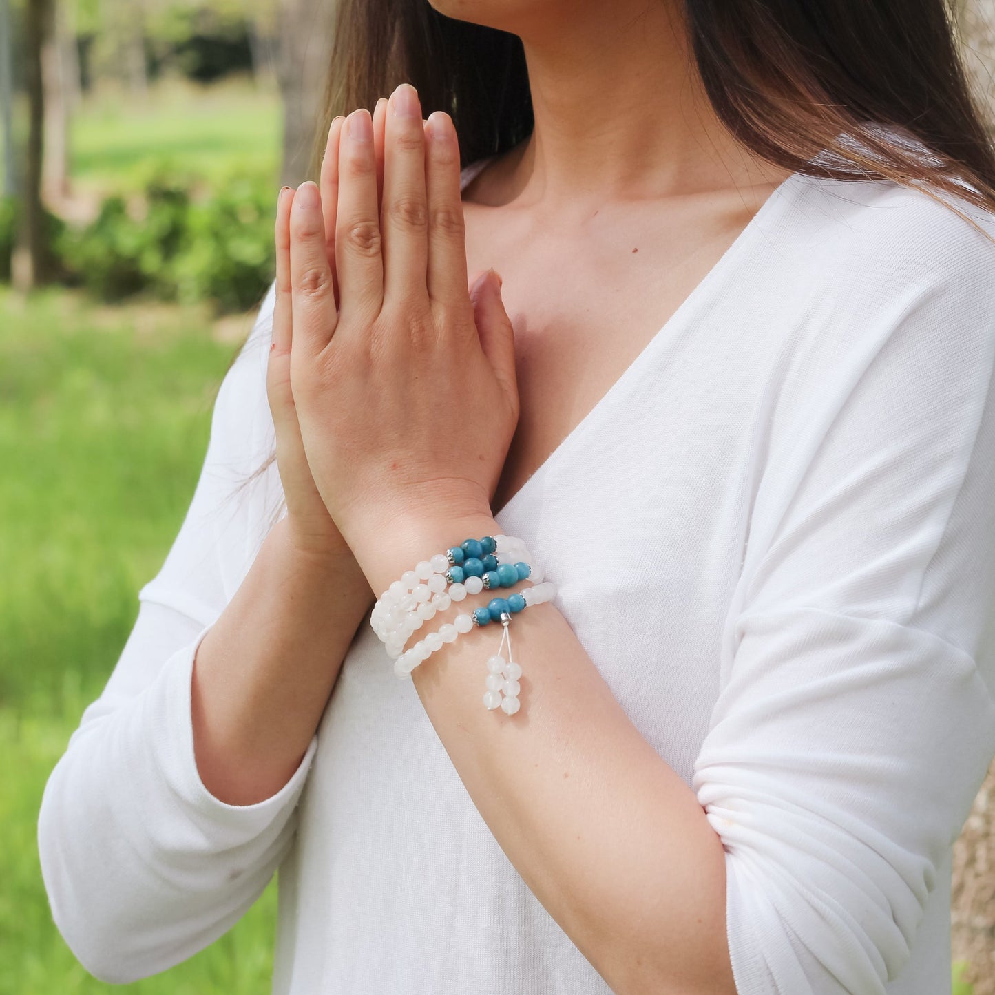 Bracelet Mala "Guan Yin" en Pierre de Lune et Apatite Bleue
