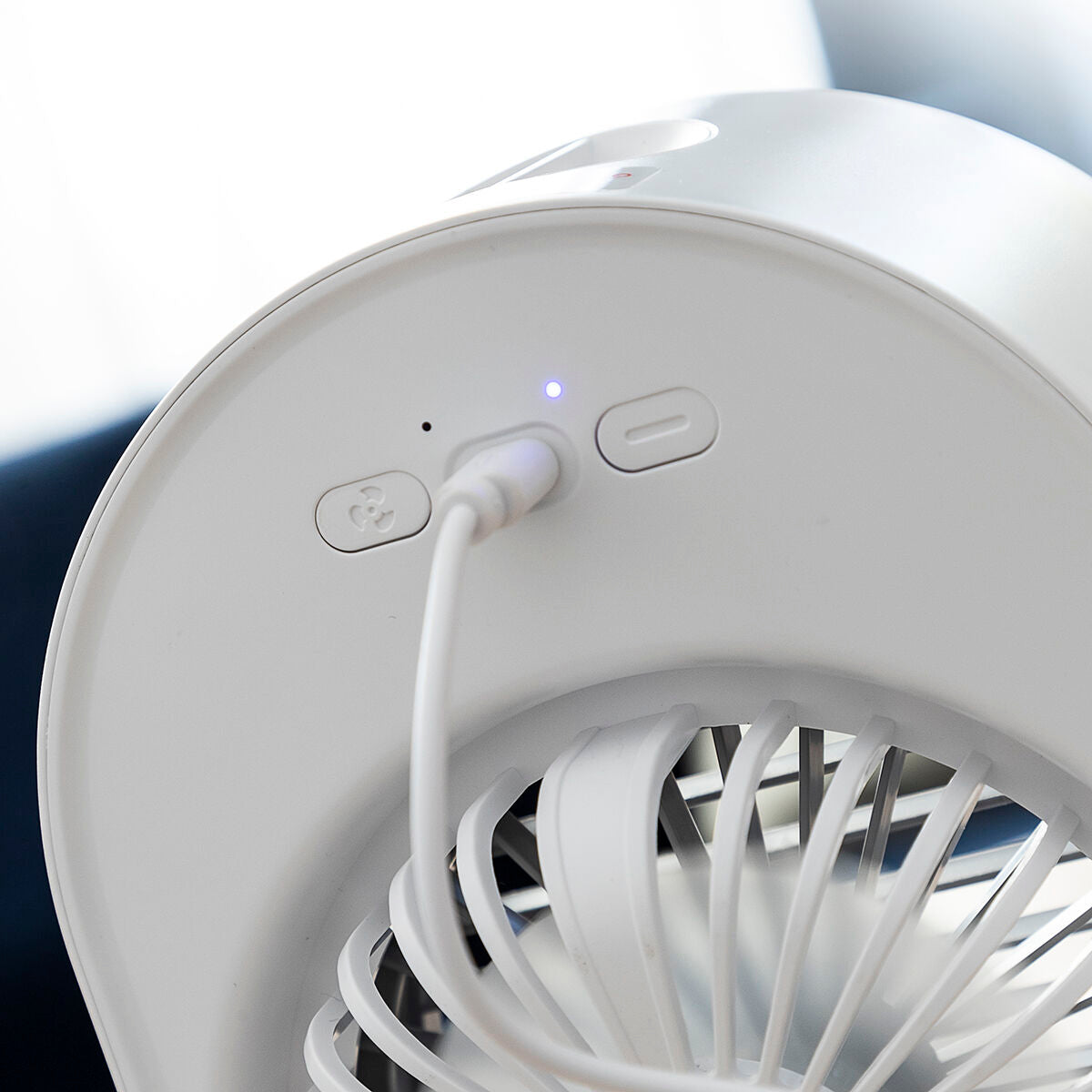 Mini enfriador de aire ultrasónico y humidificador con LED Koolizer InnovaGoods