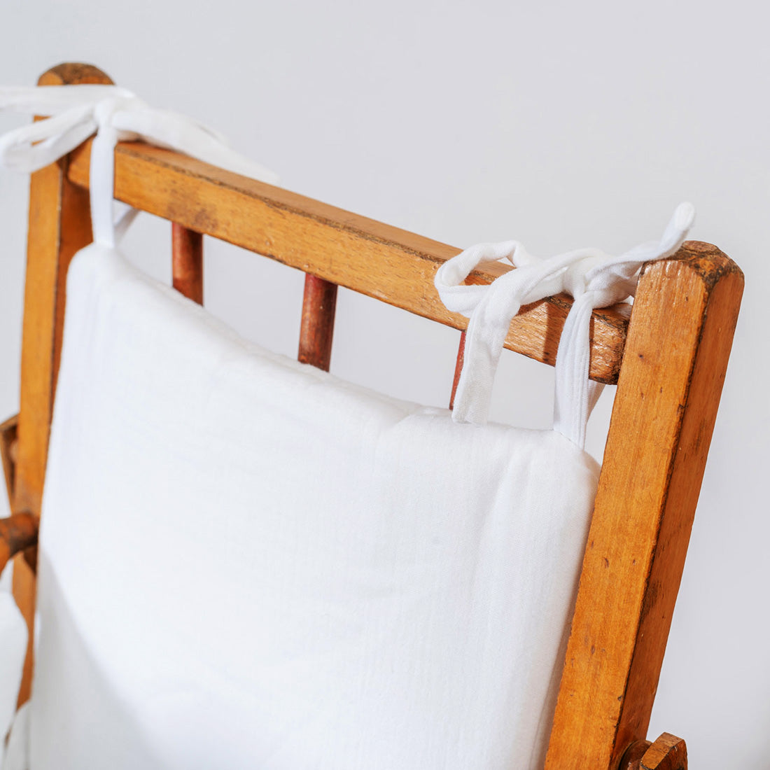 Silla alta acolchada de algodón orgánico - Blanco