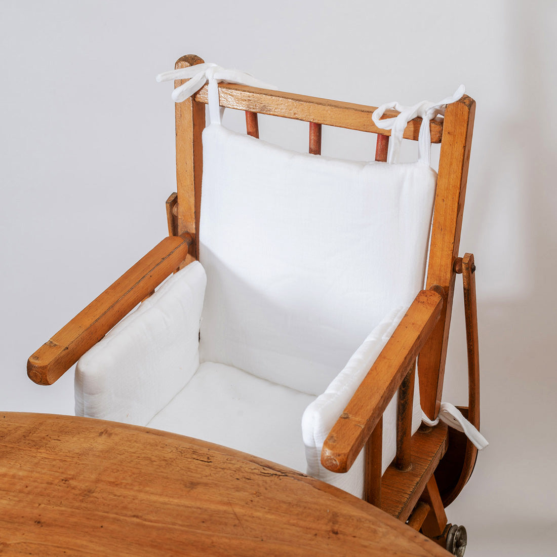 Silla alta acolchada de algodón orgánico - Blanco