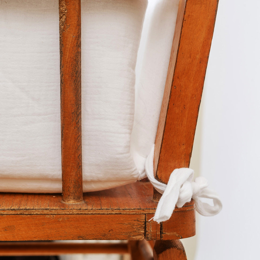 Silla alta acolchada de algodón orgánico - Blanco