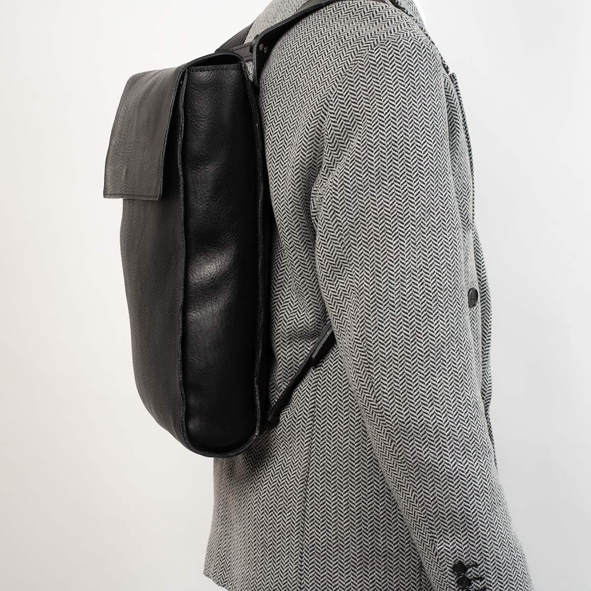 Leather laptop backpack - The Minimalist (Tan)