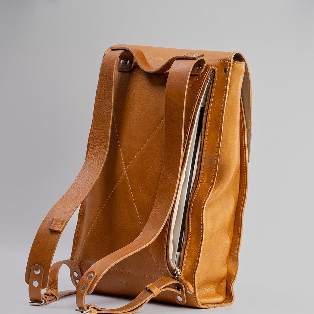 Leather laptop backpack - The Minimalist (Black)